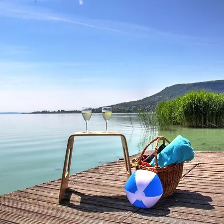 ヴィラ Balatontourist Balaton Vendeghaz バダチョニトマイ
