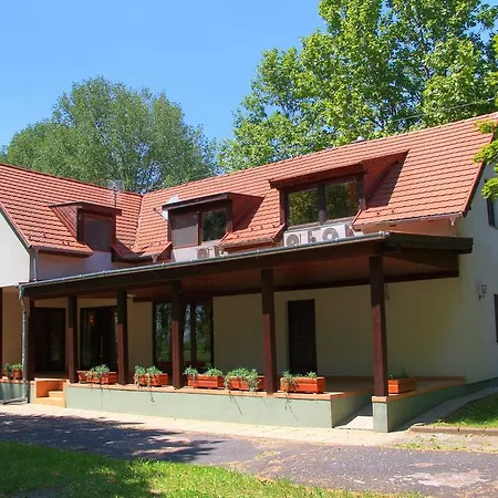 ヴィラ Balatontourist Balaton Vendeghaz